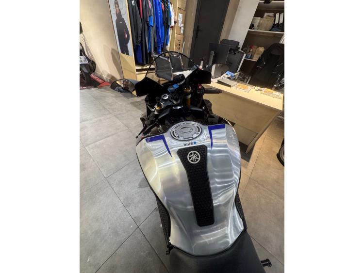 YAMAHA YZF 1000 R1 M