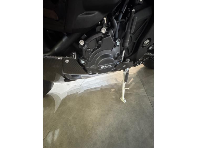 YAMAHA YZF 1000 R1 M