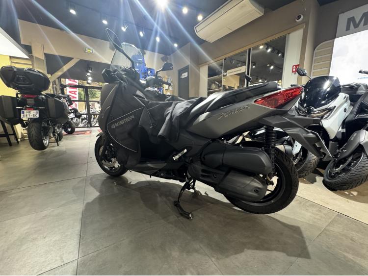 YAMAHA X-MAX 125