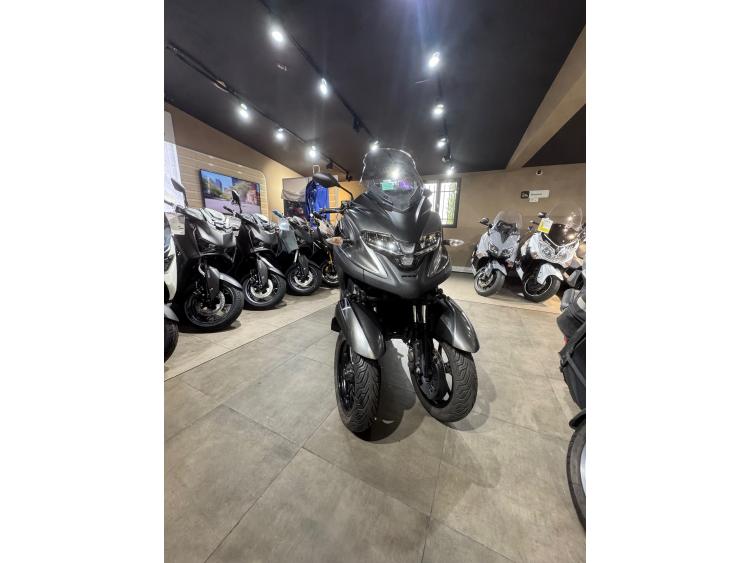YAMAHA TRICITY 300
