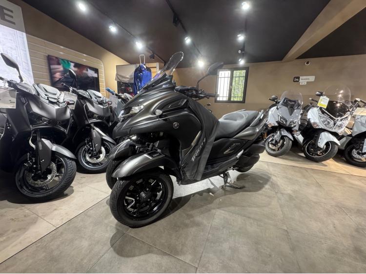 YAMAHA TRICITY 300