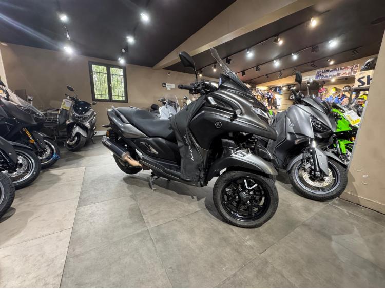 YAMAHA TRICITY 300