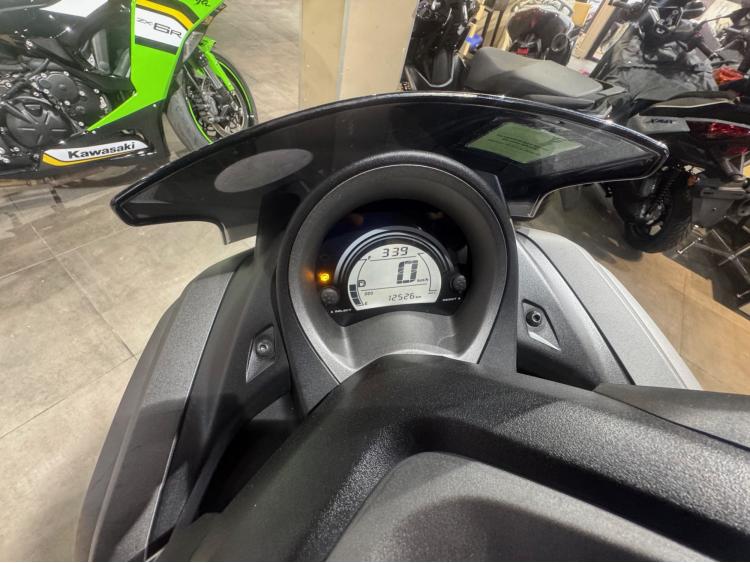 YAMAHA NMAX 125