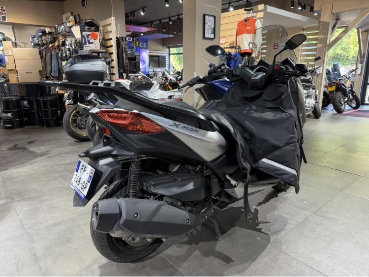 YAMAHA X-MAX 400