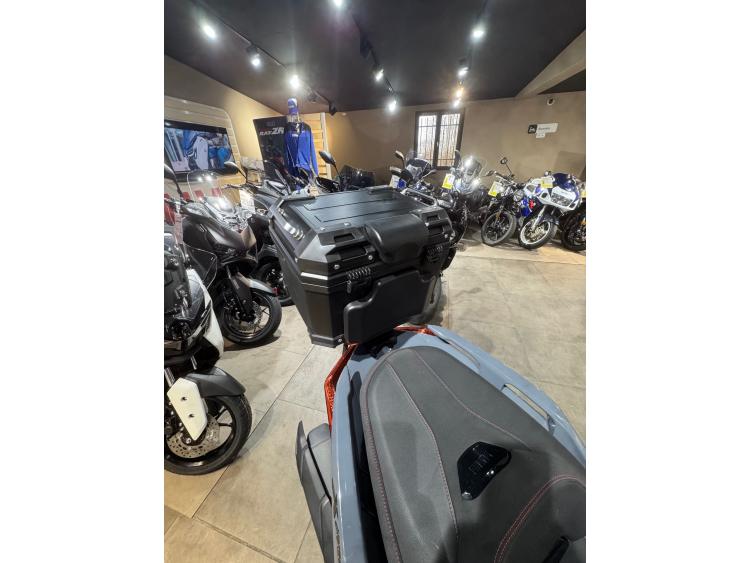 YAMAHA X-MAX 125 TECH MAX