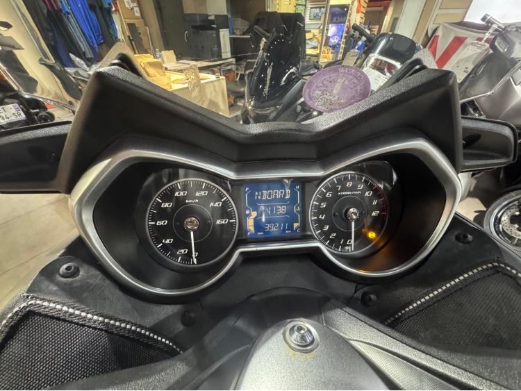 YAMAHA X-MAX 125