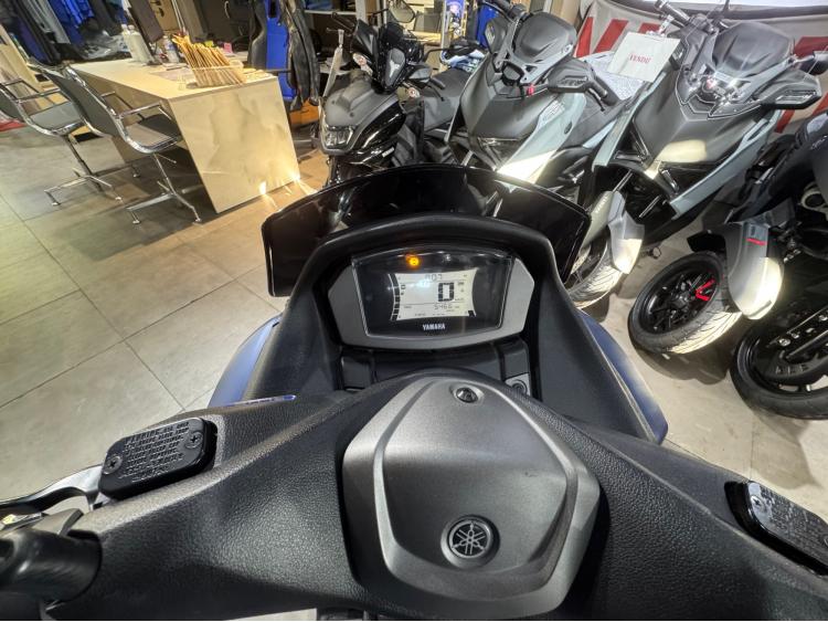 YAMAHA NMAX 125